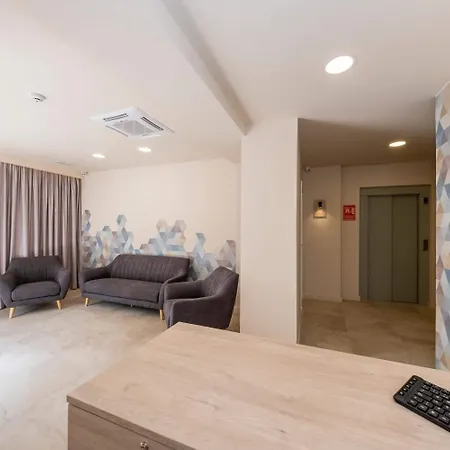 Victori Hotel 3*