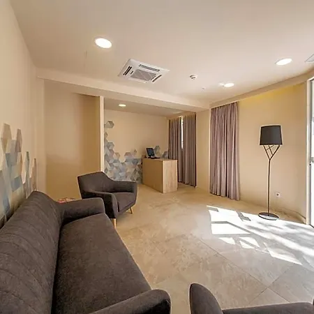 Hotel Victori 3*